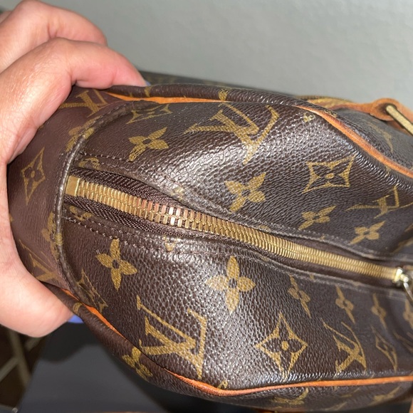 Louis Vuitton Cite GM Monogram Canvas Shoulder Bag - Picture 9 of 14